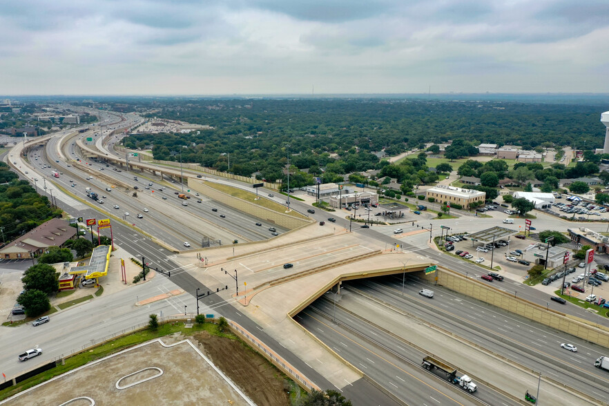 1500 Brown Trl, Bedford, TX for sale - Building Photo - Image 3 of 5