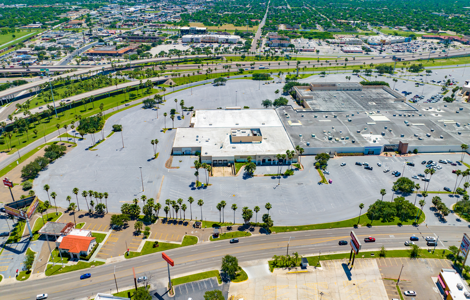 2002 S Expressway 83, Harlingen, TX for rent - Building Photo - Image 2 of 3