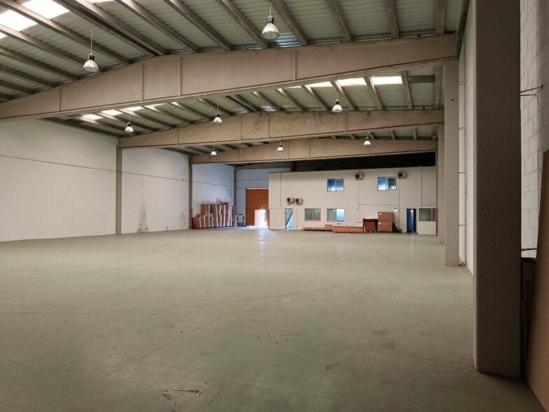 Industrial in Fuenlabrada, Madrid for sale - Building Photo - Image 3 of 5