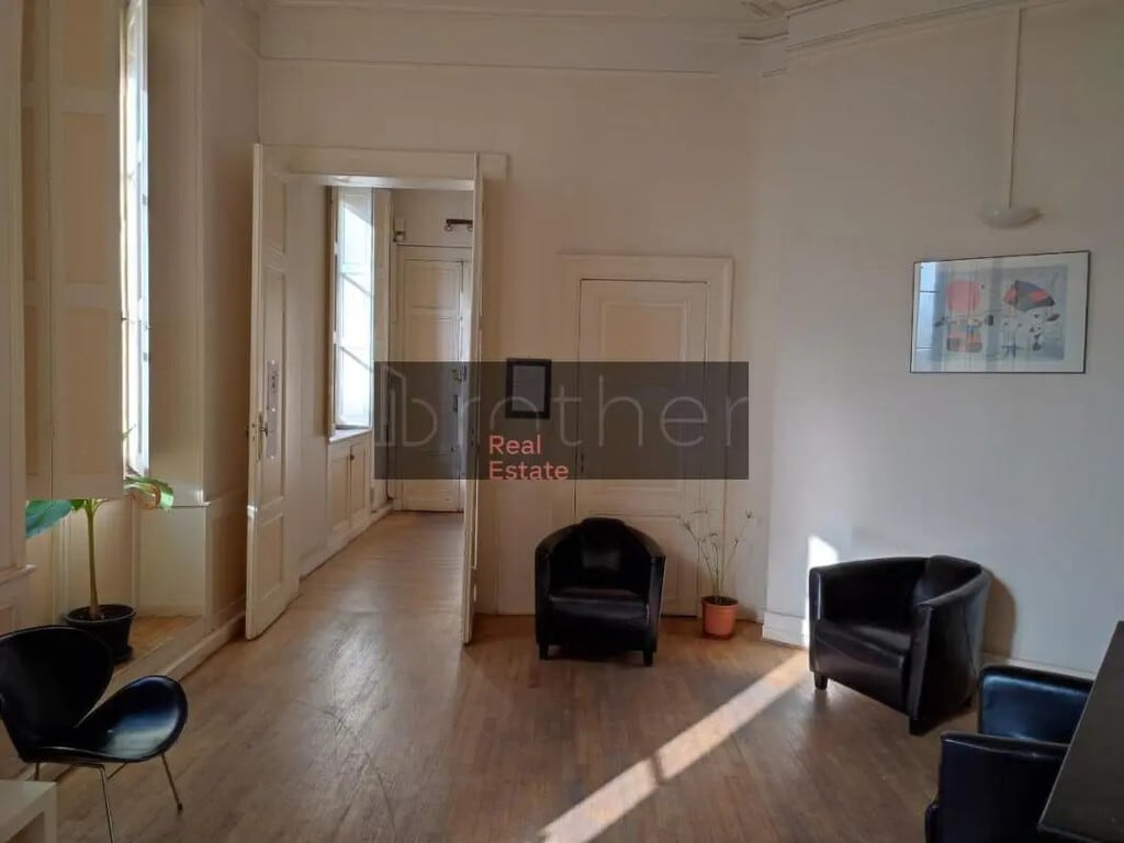 Location Bureaux 135 m² - Photo 1