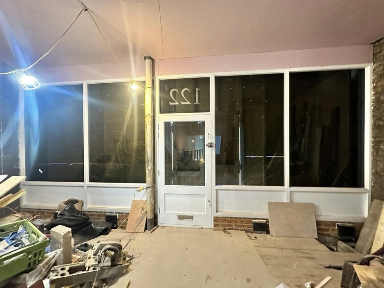 122-124 St Margarets Rd, Twickenham to rent - Building Photo - Image 3 of 8