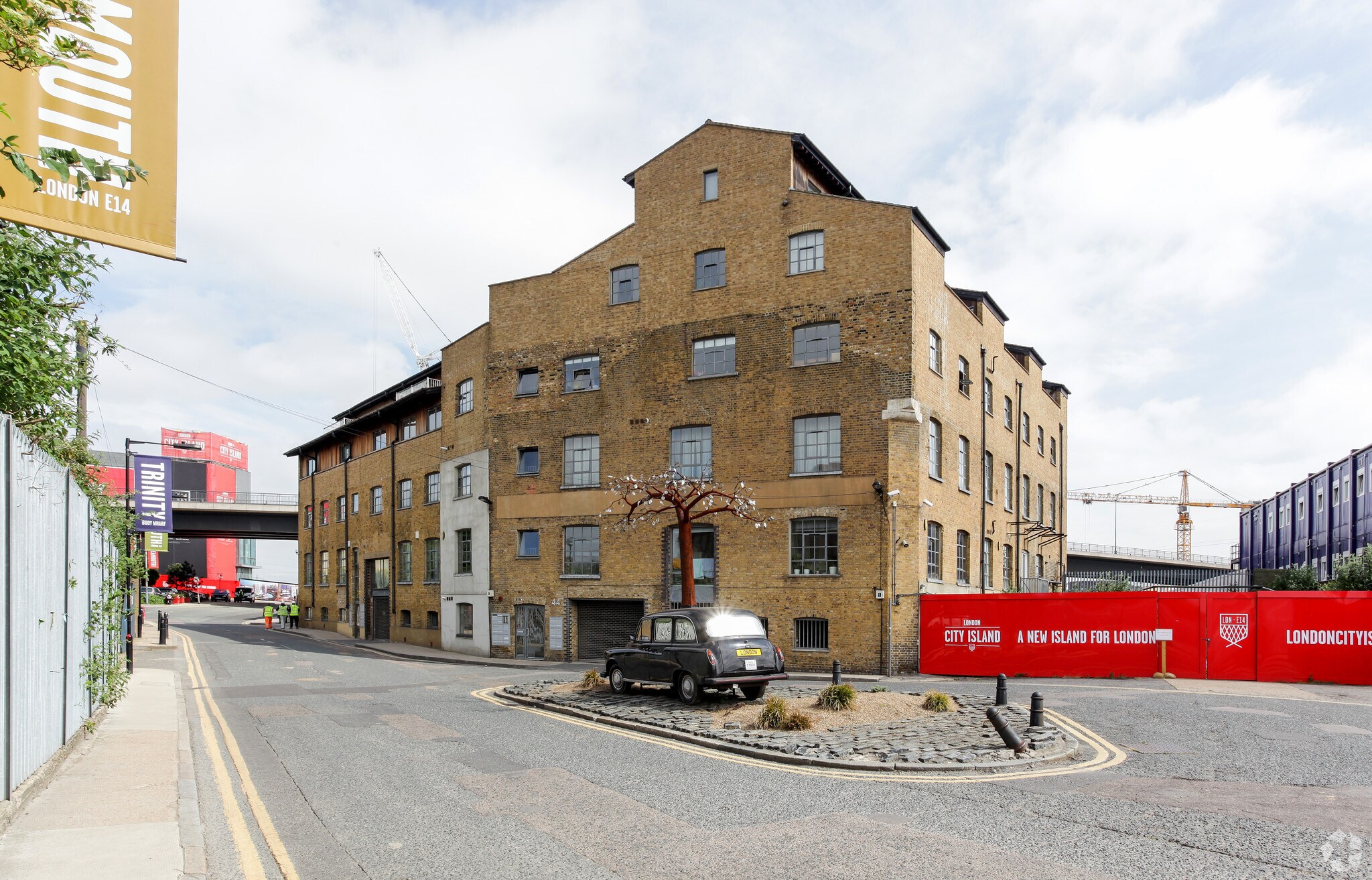 42-44 Orchard Pl, London for sale Primary Photo- Image 1 of 1