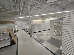 4208 E Blue Grass Rd, Mount Pleasant, MI to rent Interior Photo- Image 2 of 5