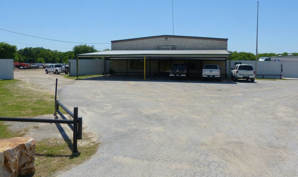 65 Oak Creek Dr, Kaufman, TX for sale - Building Photo - Image 1 of 1