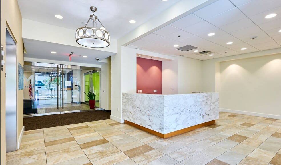 2850 Eisenhower Ave, Alexandria, VA for rent - Lobby - Image 3 of 11