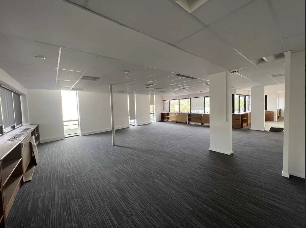 Office in Ivry-sur-Seine to rent Interior Photo- Image 1 of 4