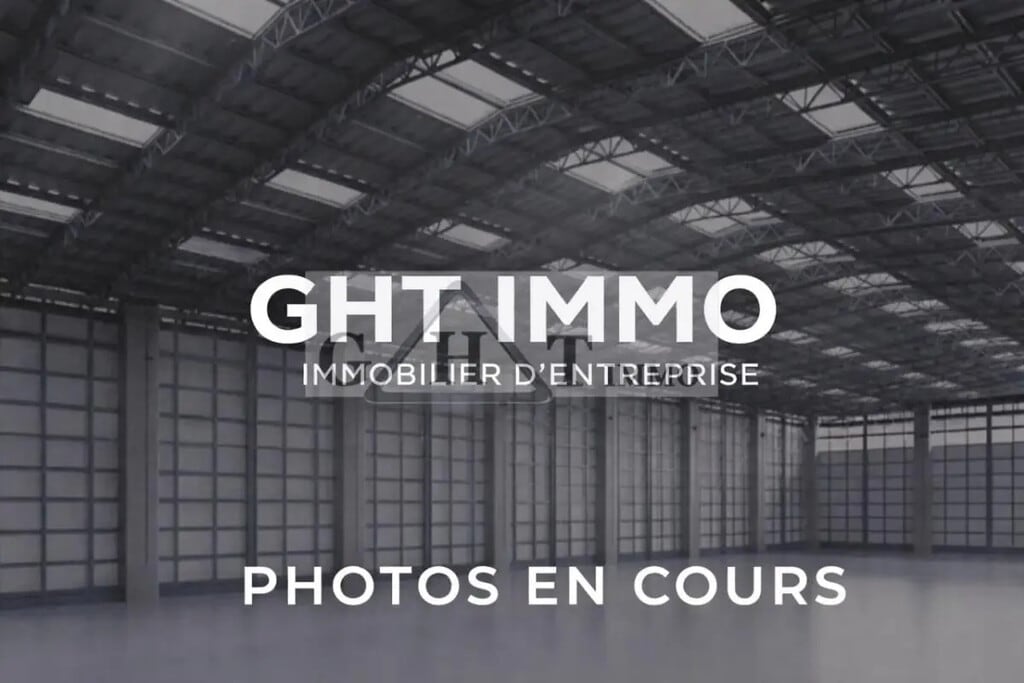 Location Entrepôt 250 m² - Photo 1