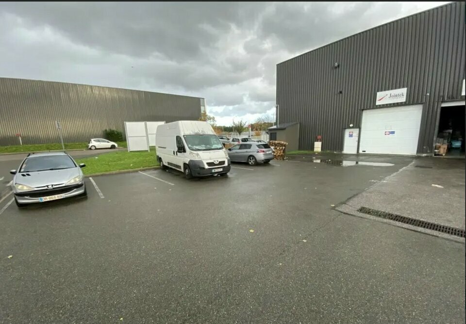 Light Industrial in Stains to rent Building Photo- Image 1 of 6