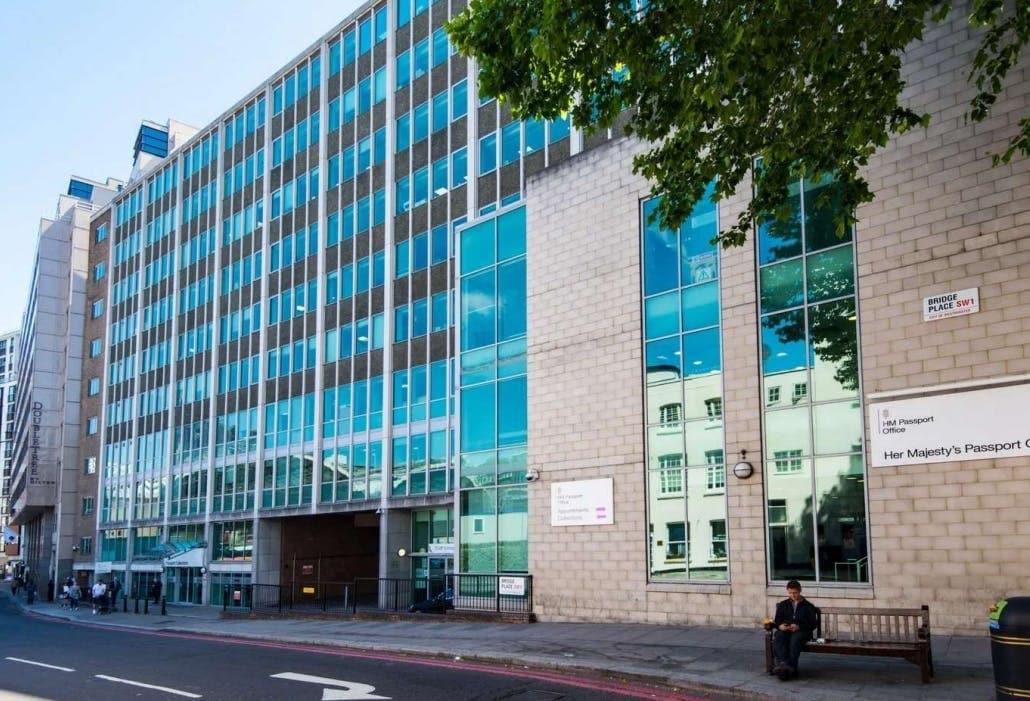 89 Eccleston Sq, London to rent Building Photo- Image 1 of 5