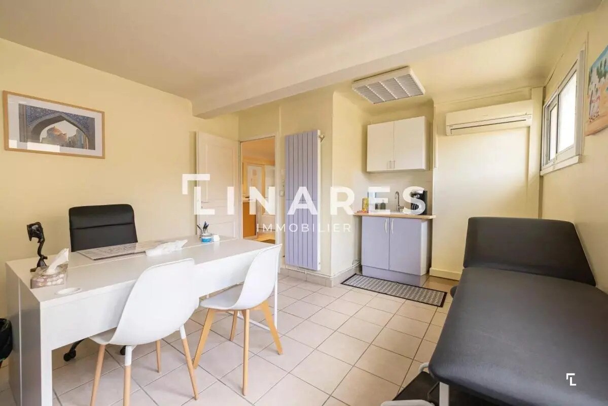 Office in Aubagne to rent Interior Photo- Image 1 of 8