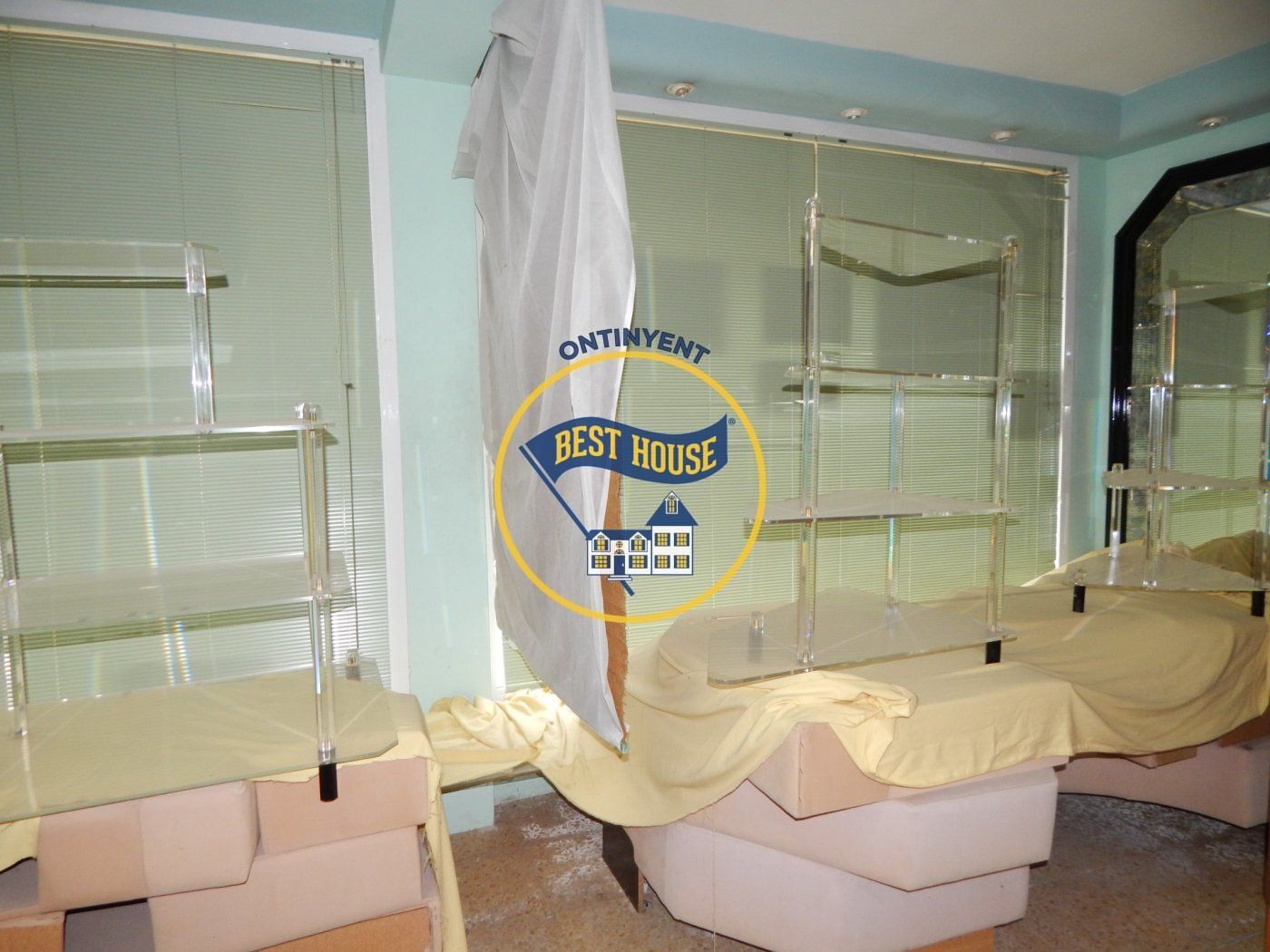 Retail in Ontinyent, Valencia to rent Primary Photo- Image 1 of 32