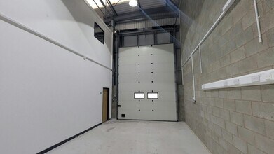 Blackhorse Rd, Exhall to rent Interior Photo- Image 2 of 7