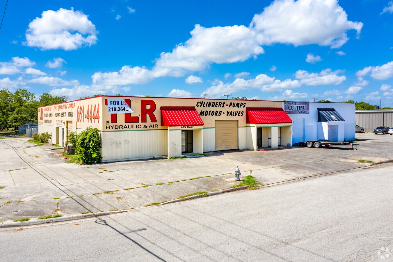 4742 Cotton Belt Dr, San Antonio 78219 UK