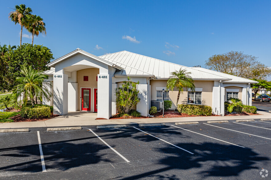 12651 Mcgregor Blvd, Fort Myers, FL for rent - Building Photo - Image 1 of 4