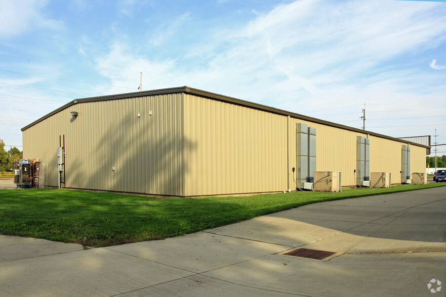 477 Oberlin Rd, Elyria, OH for sale - Building Photo - Image 2 of 2