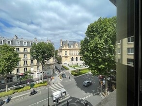 17 Rue De L'Hotel De Ville, Neuilly-sur-Seine to rent Interior Photo- Image 1 of 8