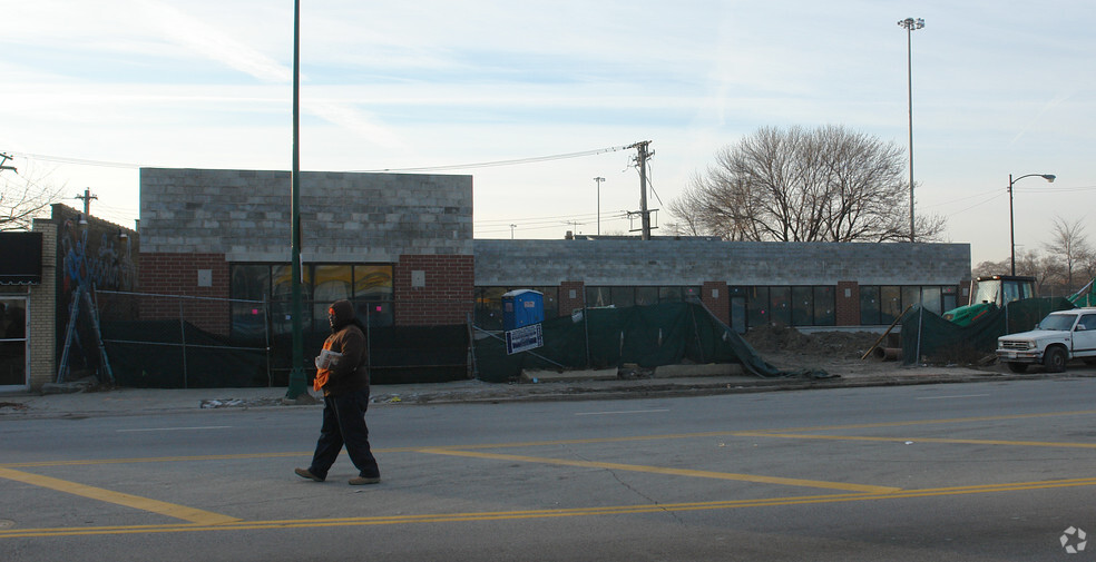 1 E 83rd St, Chicago, IL for rent - Primary Photo - Image 1 of 9