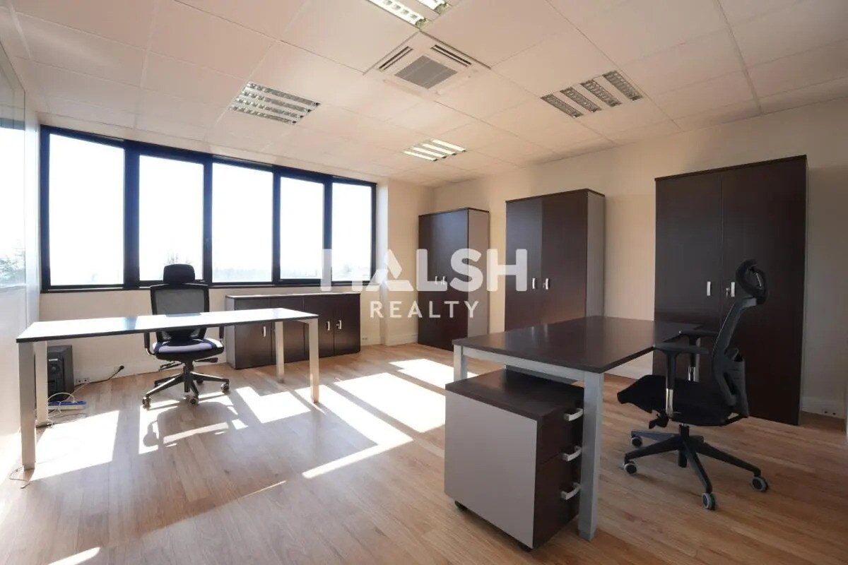 Office in SAINT-DIDIER-AU-MONT-D'OR to rent Interior Photo- Image 1 of 8