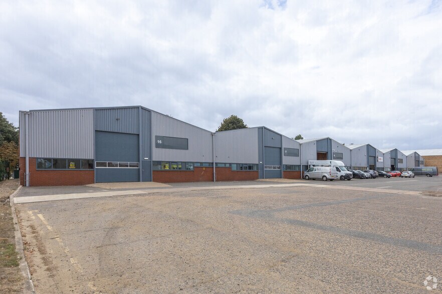Barn Way, Northampton to rent - Primary Photo - Image 1 of 4