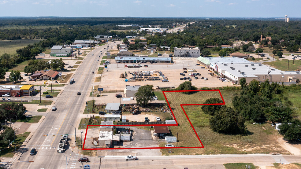 1400 W Cameron Ave, Rockdale, TX for sale - Building Photo - Image 2 of 5