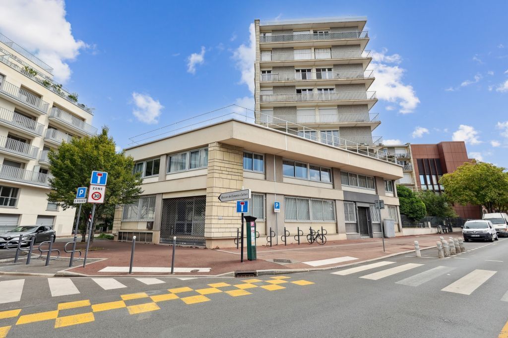 19-21 Boulevard Gambetta, Issy-les-Moulineaux to rent Building Photo- Image 1 of 10