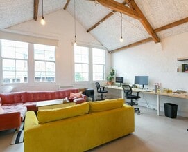 1-7A Durham Yard, London to rent Interior Photo- Image 1 of 2