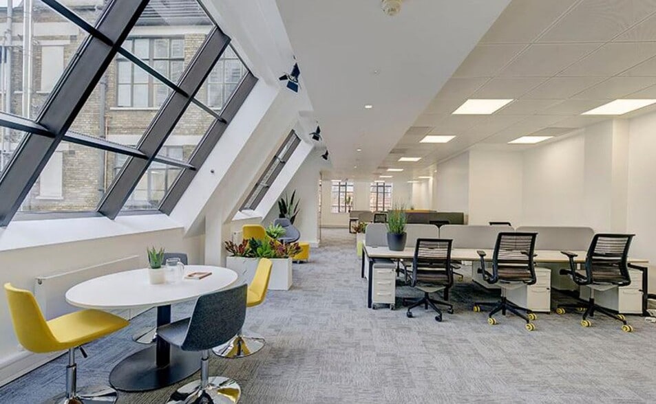 233 Shaftesbury Ave, London to rent - Interior Photo - Image 2 of 6