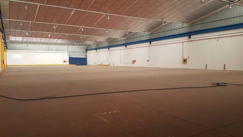 Polígono la Red Treinta, S/N, Alcalá de Guadaíra, Sevilla to rent - Building Photo - Image 2 of 35