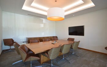 Rockingham Dr, Milton Keynes to rent Interior Photo- Image 2 of 4