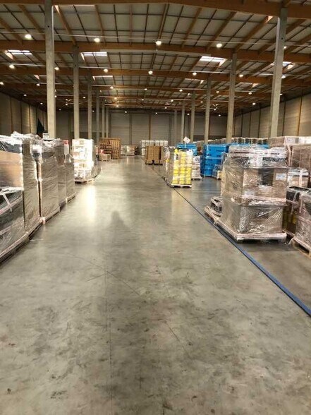 Industrial in Marly-la-Ville to rent - Building Photo - Image 3 of 6