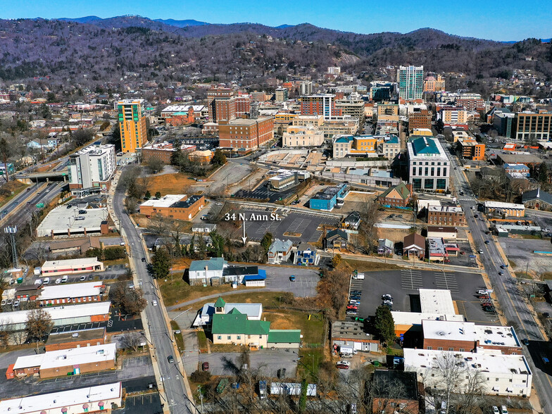 34 N Ann St, Asheville, NC for sale - Primary Photo - Image 1 of 1