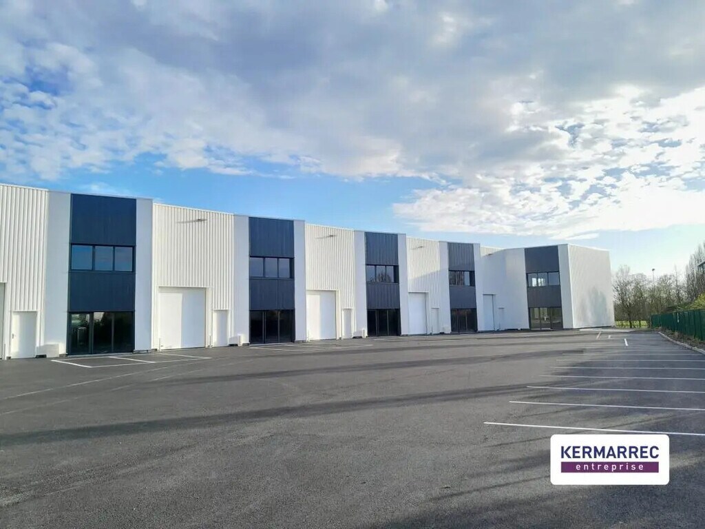 Location Local d'activités 190 m² - Photo 1