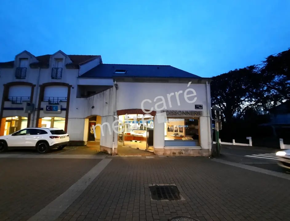 Location Commerce 87 m² - Photo 1