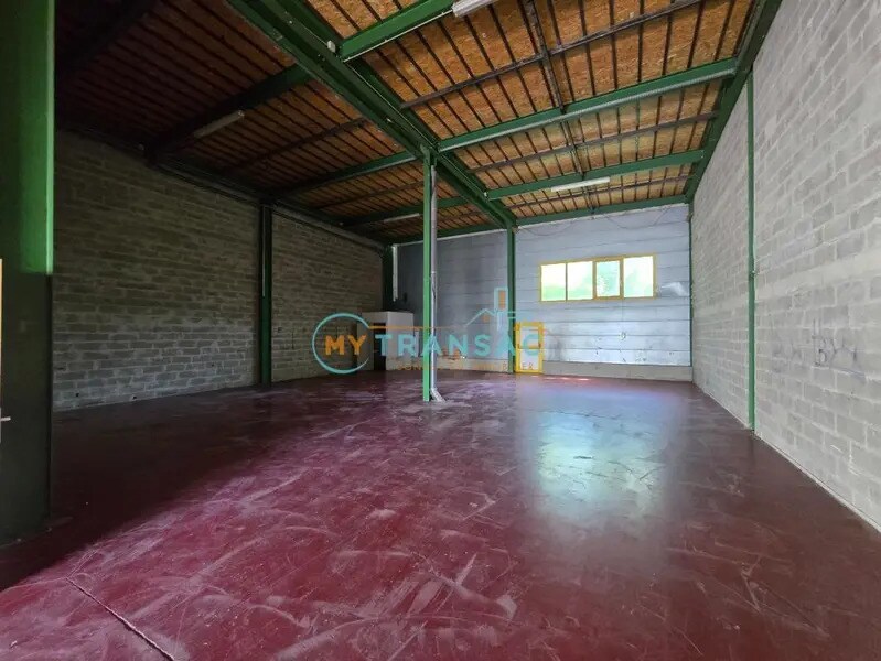 Light Industrial in Courtry to rent Interior Photo- Image 1 of 4