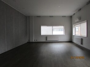 379-395 Hendon Way, London to rent Interior Photo- Image 2 of 4
