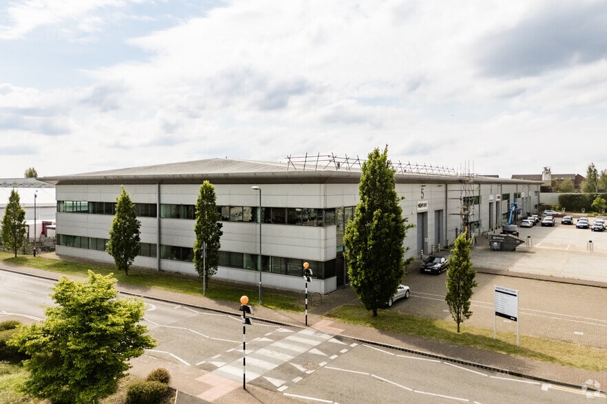 Ockham Dr, Greenford to rent - Building Photo - Image 2 of 6