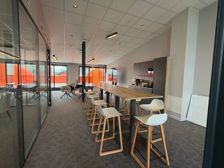 12 Chemin Du Tronchon, Dardilly for sale - Building Photo - Image 3 of 26