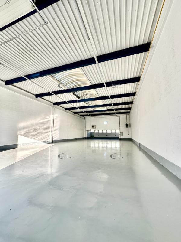 Light Industrial in Bonneuil Sur Marne to rent Building Photo- Image 1 of 2
