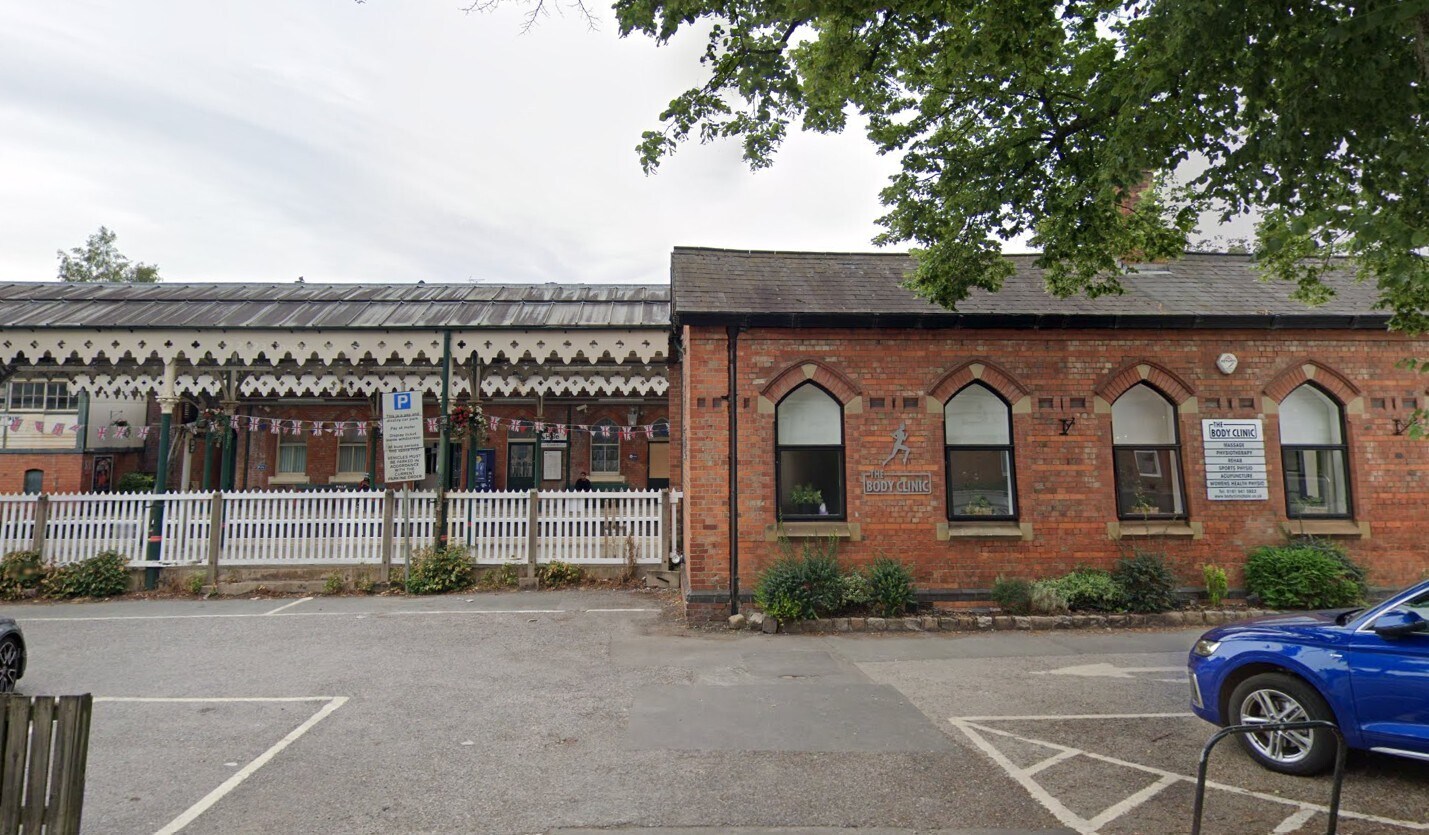 1 Victoria Rd, Altrincham for sale Primary Photo- Image 1 of 1