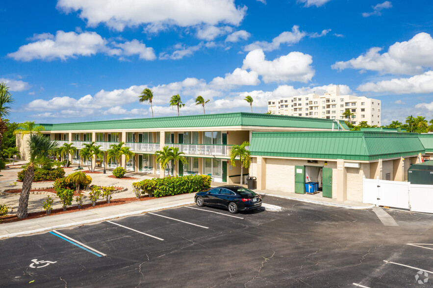 6890 Estero Blvd, Fort Myers, FL for sale - Primary Photo - Image 1 of 5