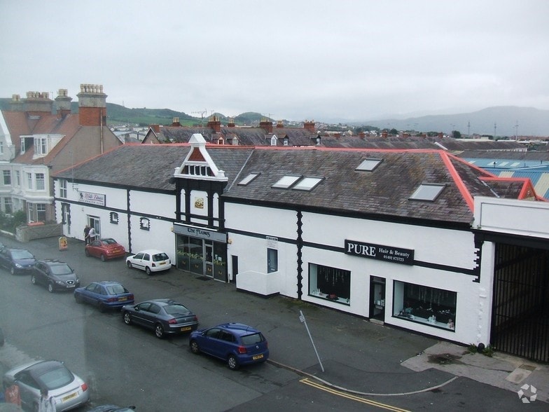 Oxford Rd, Llandudno for rent - Building Photo - Image 1 of 4