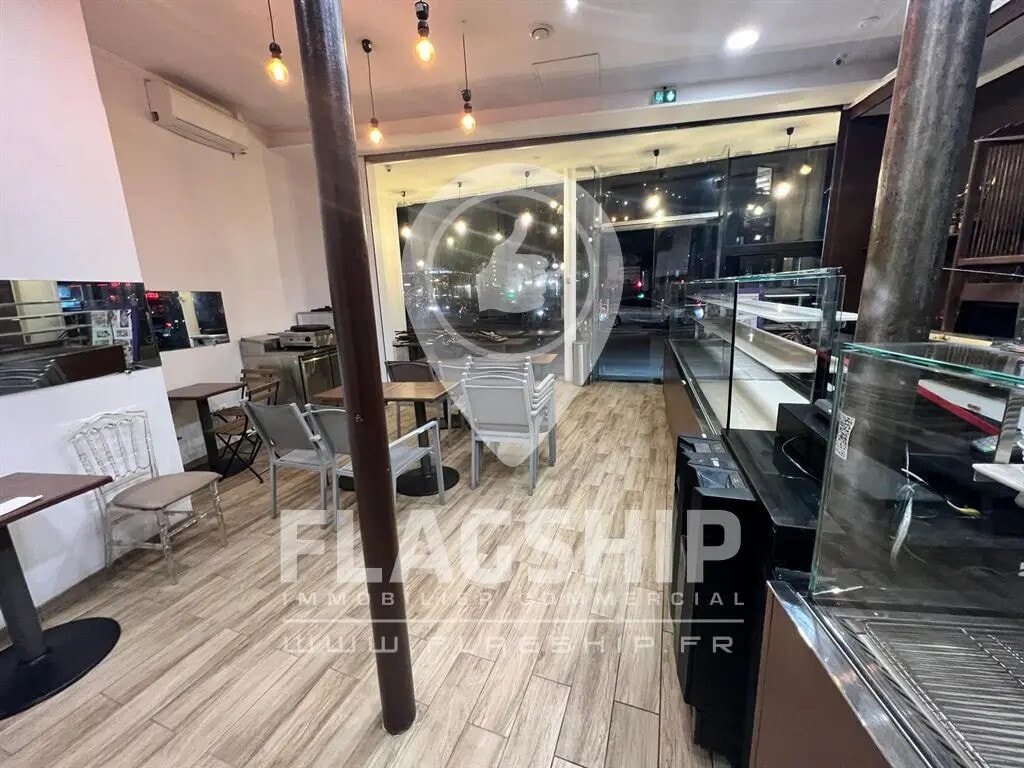 Location Commerce 135 m² - Photo 1