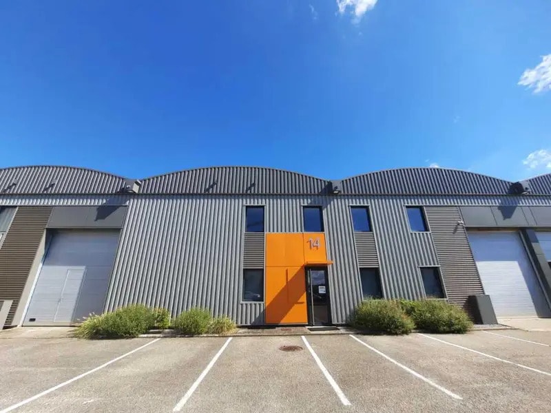 Light Industrial in Dardilly to rent Building Photo- Image 1 of 8