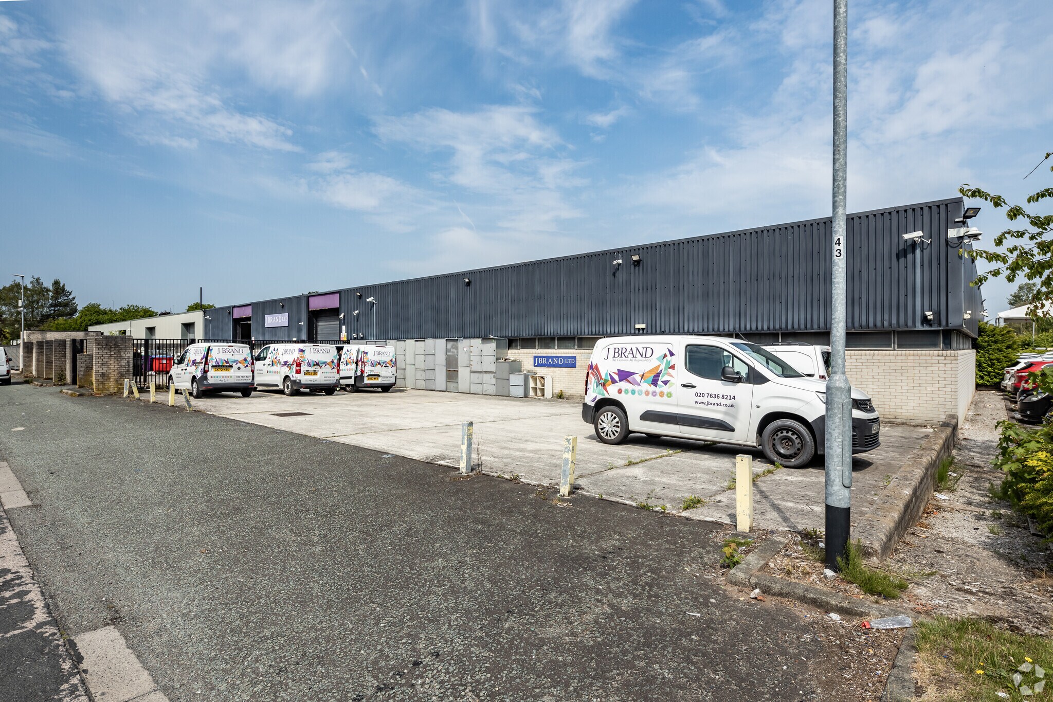 Brindley Rd, Runcorn to rent Building Photo- Image 1 of 10