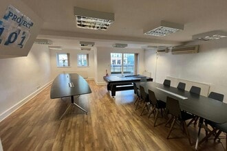 1-6 Admirals Way, London to rent Interior Photo- Image 2 of 8