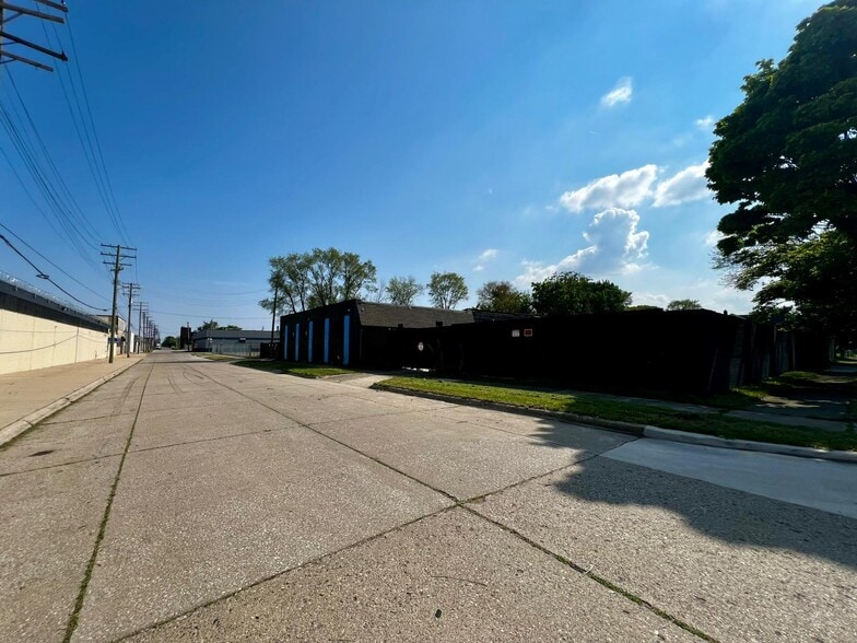 6450 E Hancock St, Detroit, MI for sale - Building Photo - Image 3 of 22