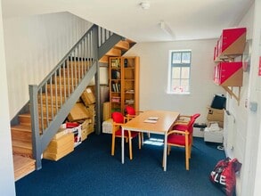 23 Waldegrave Rd, Teddington to rent Interior Photo- Image 2 of 5