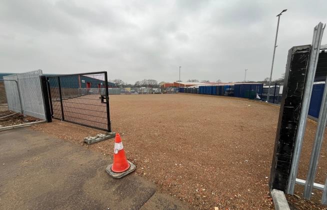 Castleman Close, Three Legged Cross to rent - Building Photo - Image 2 of 3