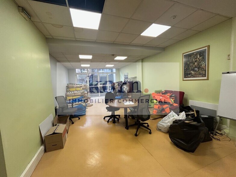 Retail in Levallois-Perret to rent - Interior Photo - Image 2 of 6