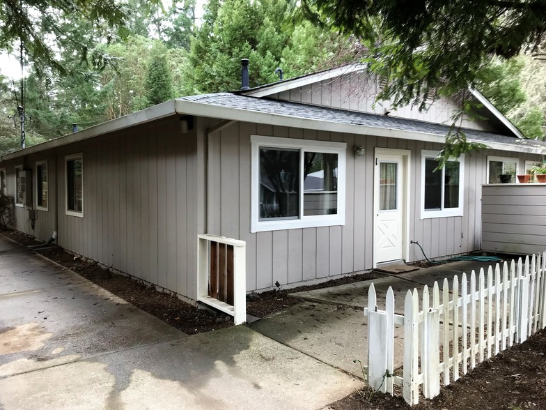 25313 Madrone Dr, Willits, CA for sale - Building Photo - Image 1 of 1